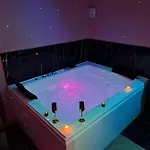 Romantique Avec Jaccuzi Prive - La D'elise Guest house