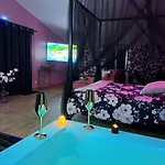 Romantique Avec Jaccuzi Prive - La D'elise 3*