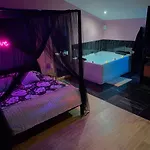 Romantique Avec Jaccuzi Prive - La D'elise 3* Grumesnil