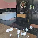 Guest house Romantique Avec Jaccuzi Prive - La D'elise Grumesnil