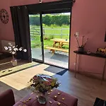 Romantique Avec Jaccuzi Prive - La D'elise Guest house