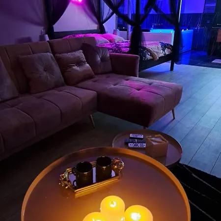 Romantique Avec Jaccuzi Prive - La D'elise Πανσιόν 3*