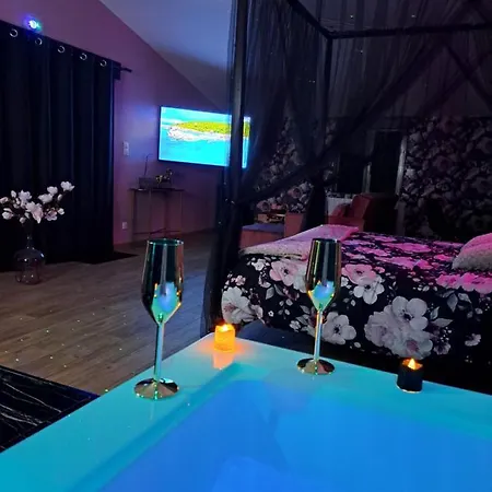 Maison d'hôtes Loveroom - Les D'élise - élise 3*