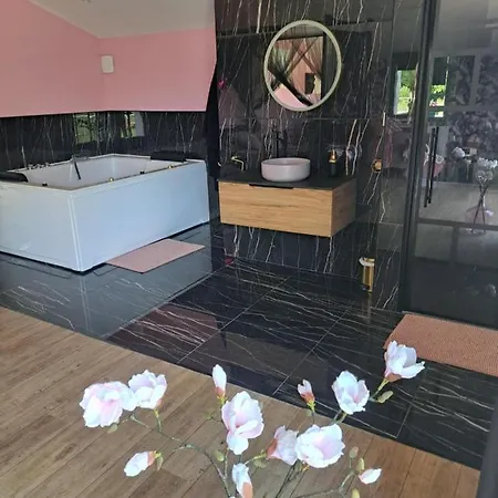 Guest house Romantique Avec Jaccuzi Prive - La D'elise Grumesnil
